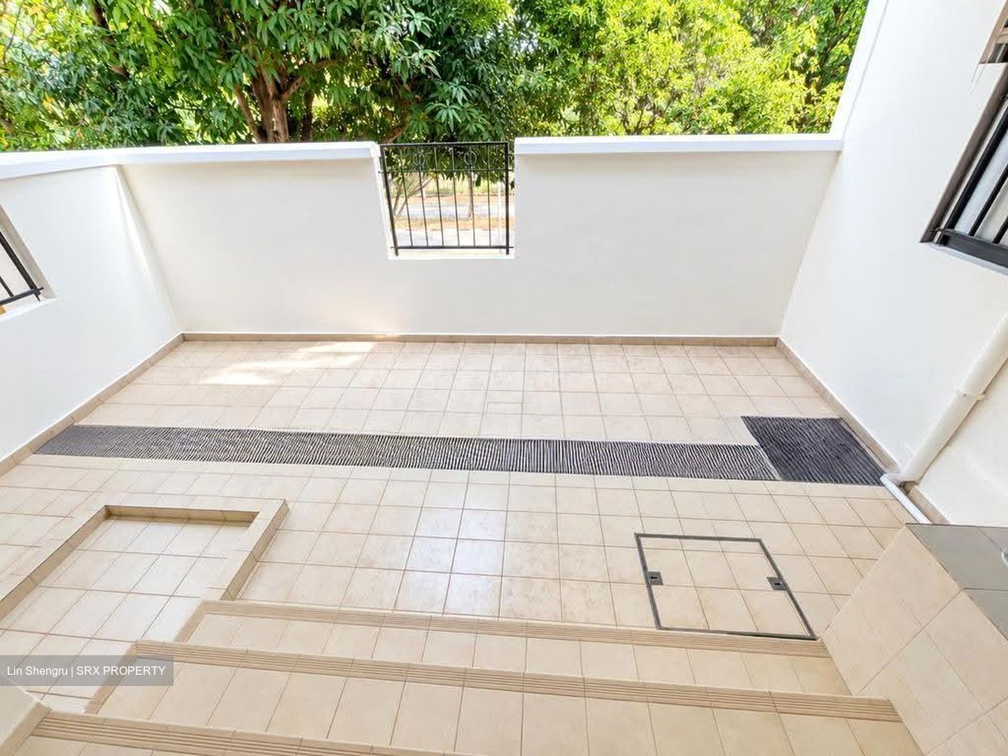 Pavilion Park (D23), Terrace #612694161